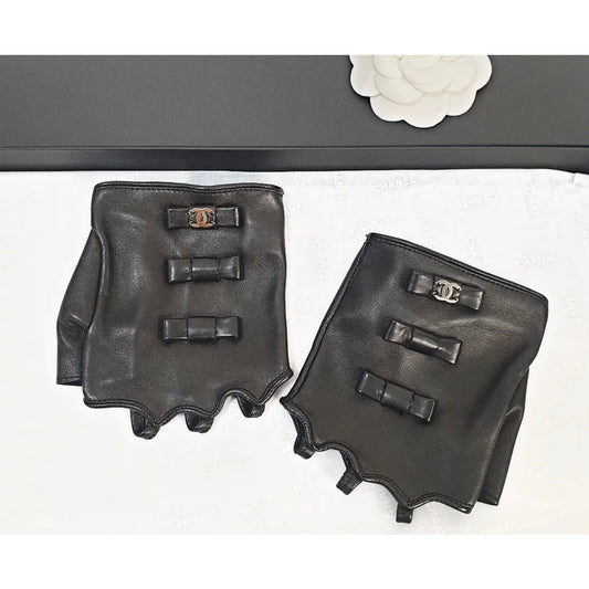 CHANEL Lambskin Black CC Logo Bow Fingerless Gloves Mittens  -7.5 Pre-owned
