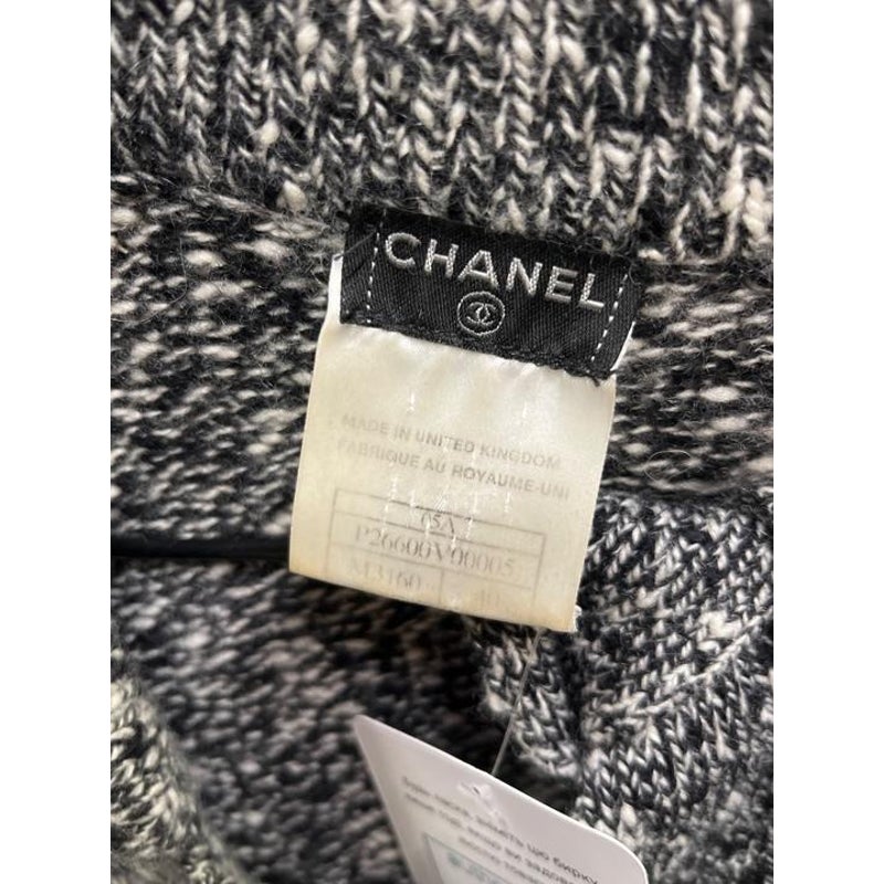 Chanel Black & White Cashmere Long Cardigan Sz.40/S Pre-owned
