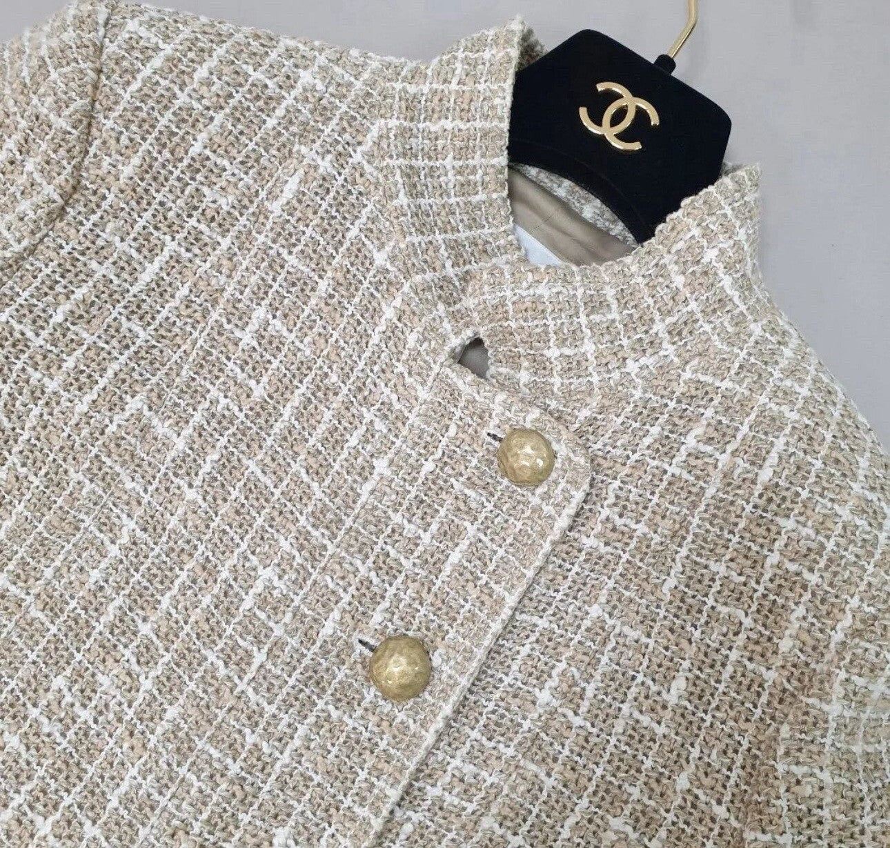 Chanel 2015  Beige Tweed Jacket Sz.36