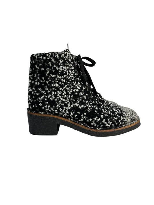 Textured boucle ankle boots for everyday wear