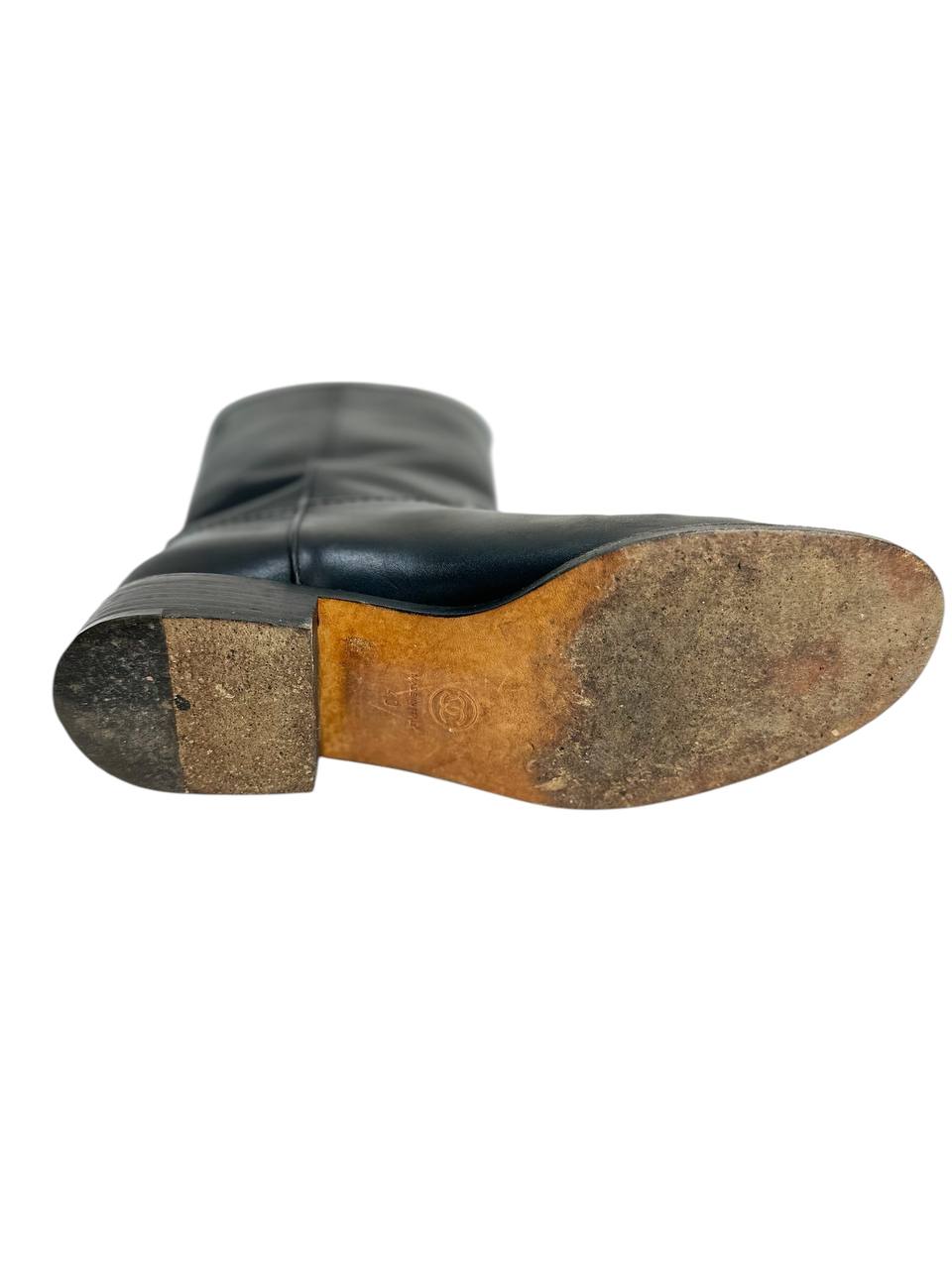 Refined silhouette with material focus