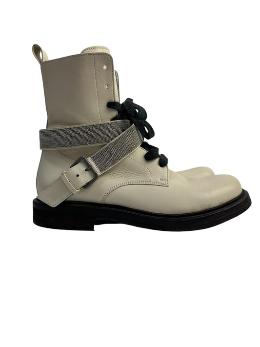 Leather boots with strap