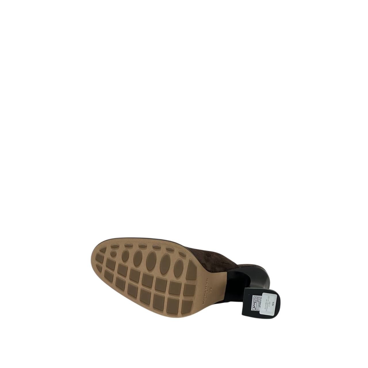 NWOB Bottega Veneta Cha-Cha Brown Suede Mules Sz 39 pre-owned