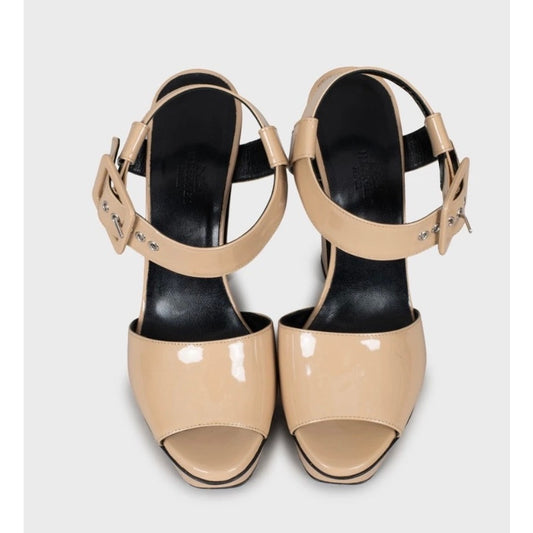 Hermès Beige Patent Leather Sandals Sz.37.5 pre-owned