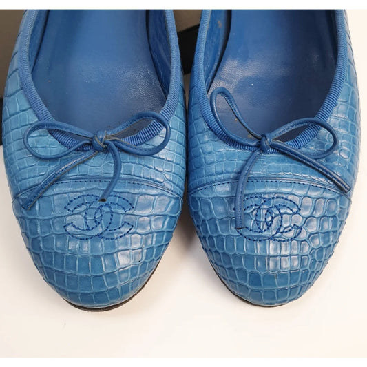 CHANEL Blue Alligator CC Ballerina Flats  Sz. 40.5 Pre-owned