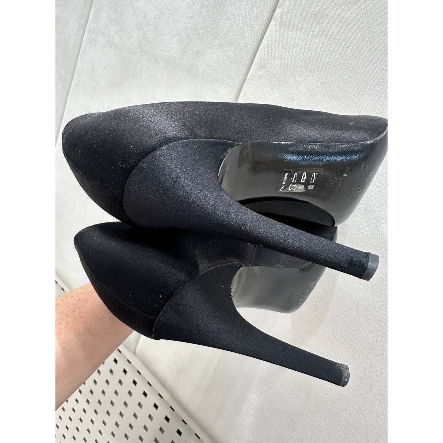 Roger Vivier Black Satin Crystal Buckle Heels Sz.39 pre-owned