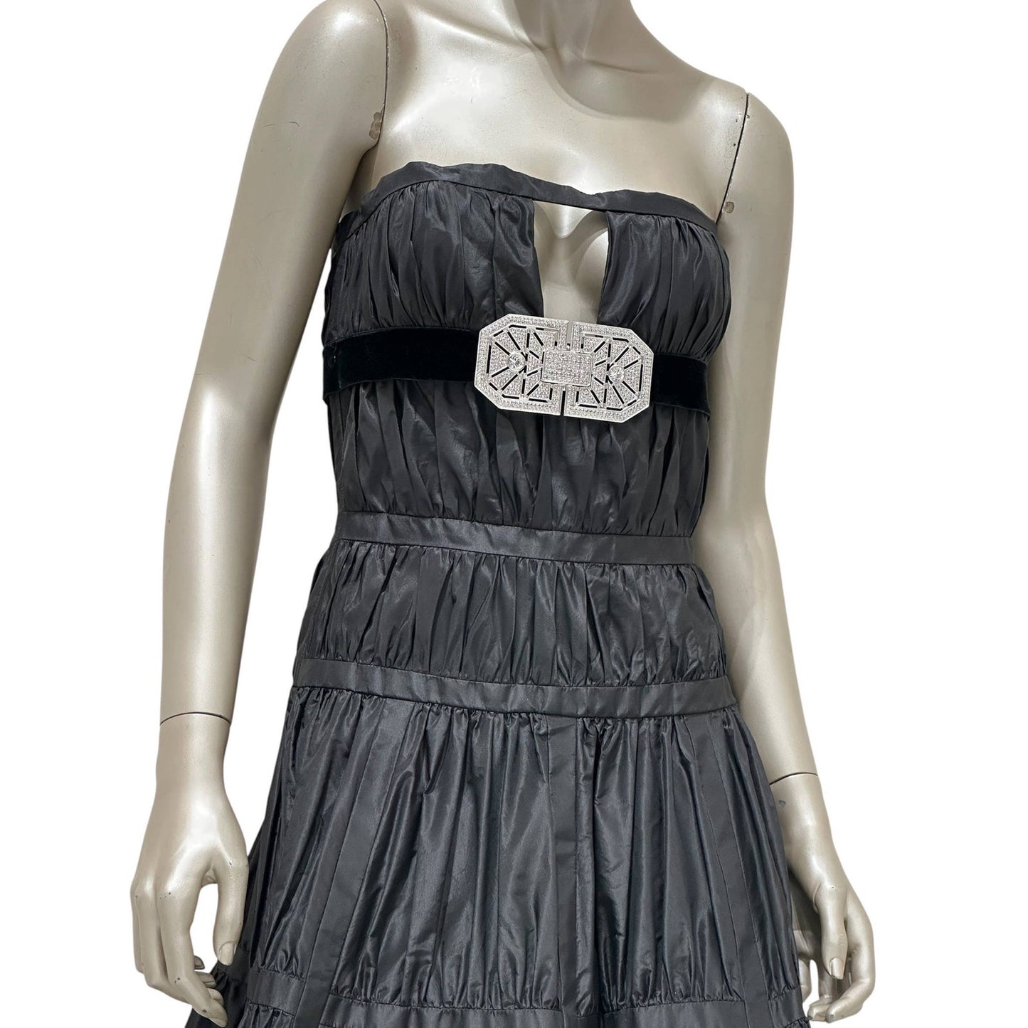 Valentino Fall/Winter 2007 Runway Gown Sz.6 Pre-owned