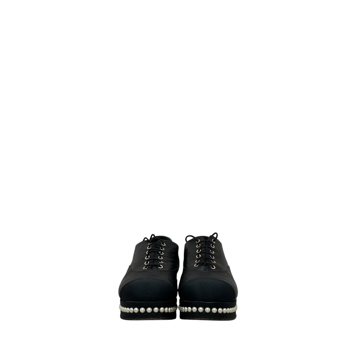 Chanel 2017 Black Leather Pearl Platform Sneakers Sz.41 Pre-owned