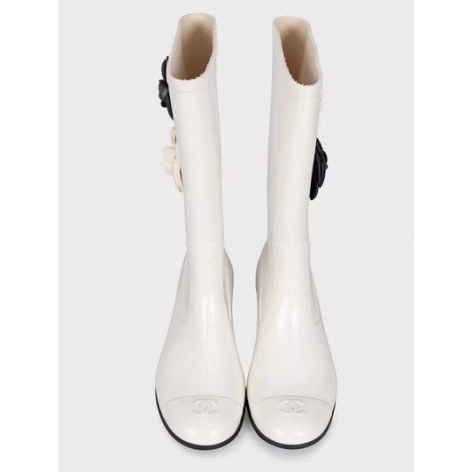 Chic Chanel White Rubber Boots Size 36 Pre-owned