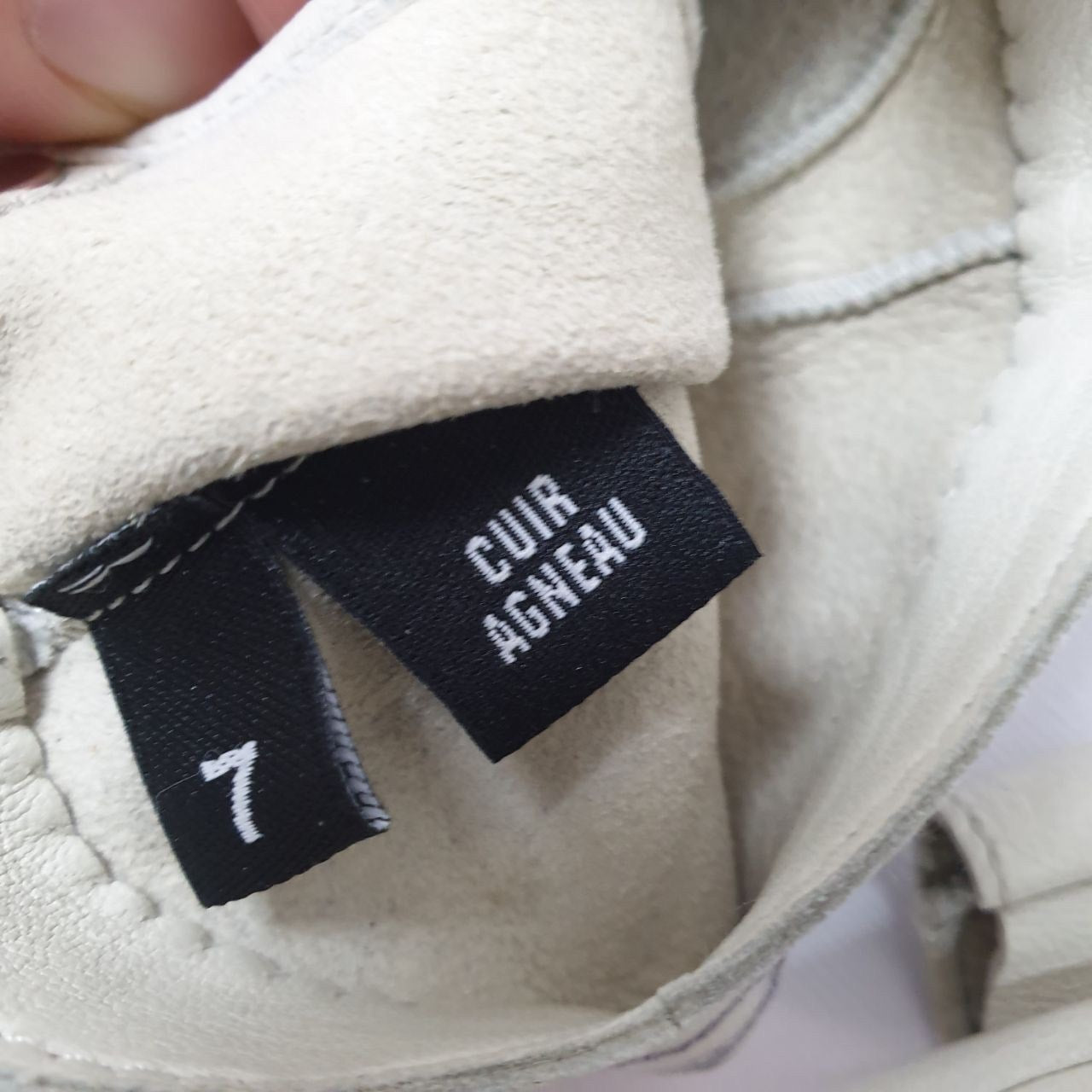 Elegant Chanel Lambskin Fingerless Gloves - Size 7 Pre-owned