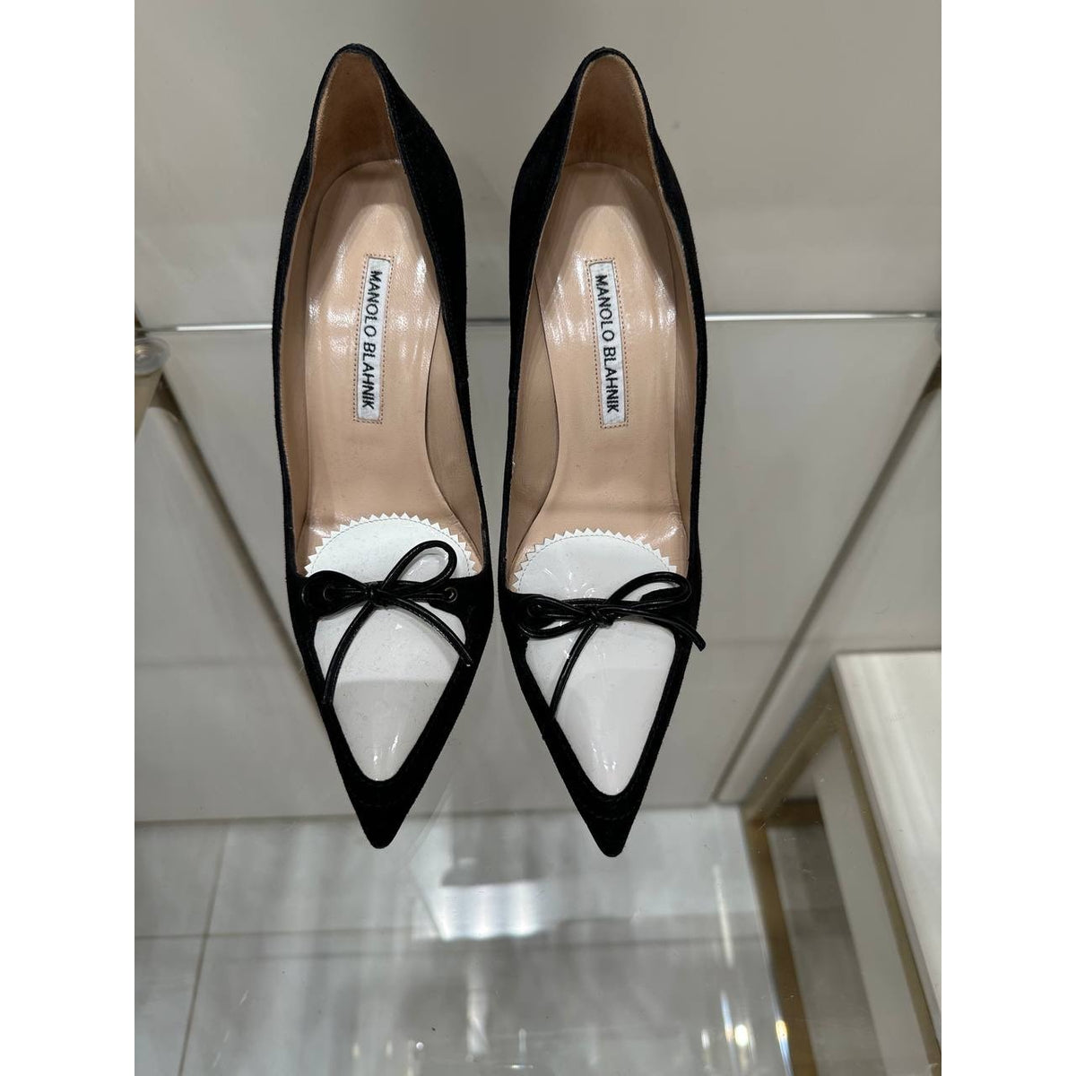 Manolo Blahnik Black Velvet Pumps with White Heels Sz.36.5 Pre-owned