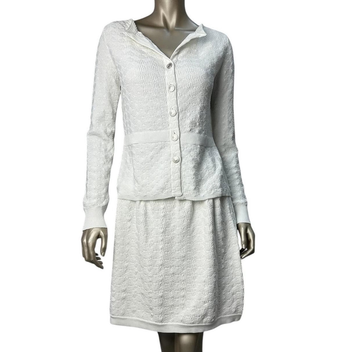 Chanel White Textured Knit Cardigan  Skirt Suit Sz.36  pre-owned