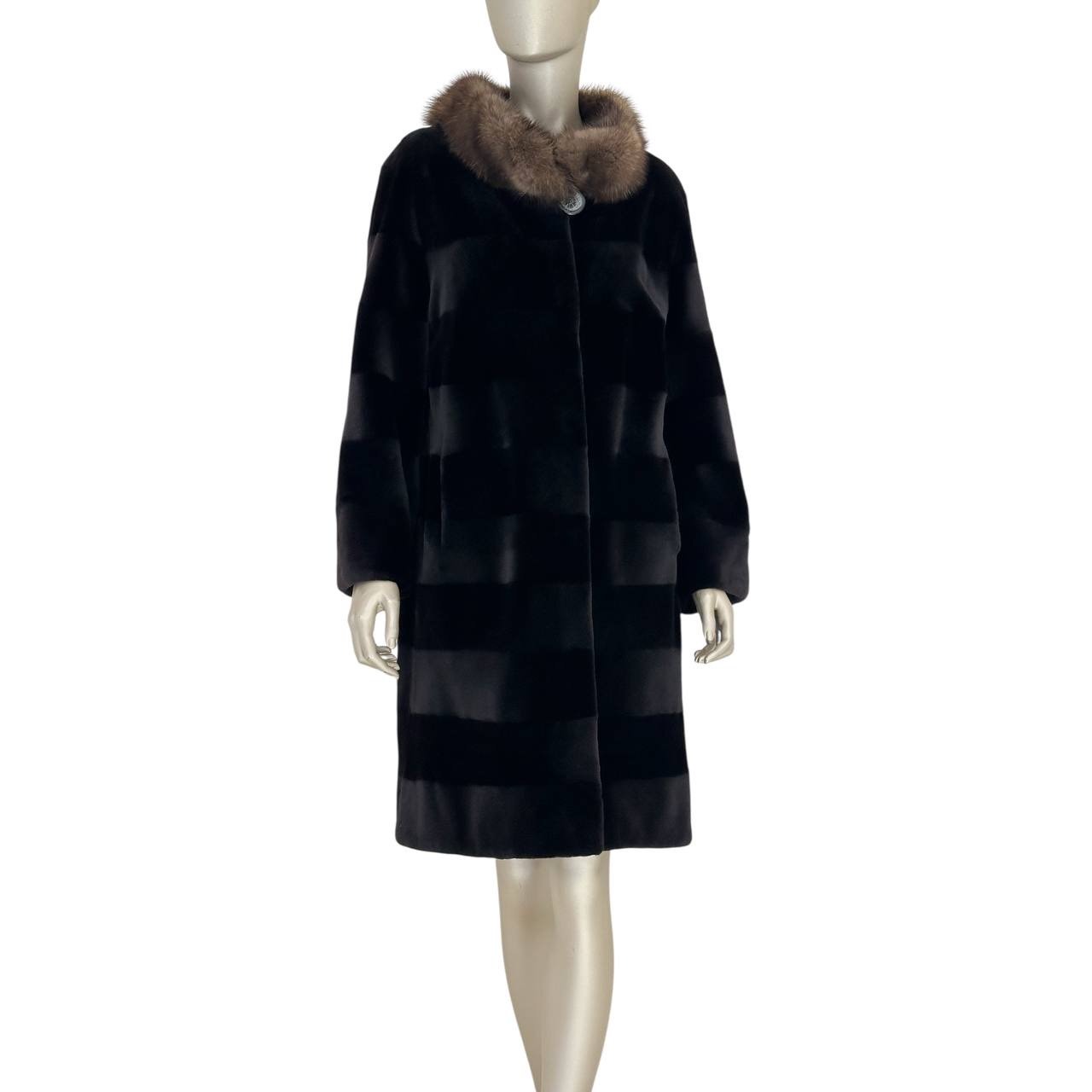 Diamond Faux Furs Luxury Italian Platinum Coat - Size L Pre-owned