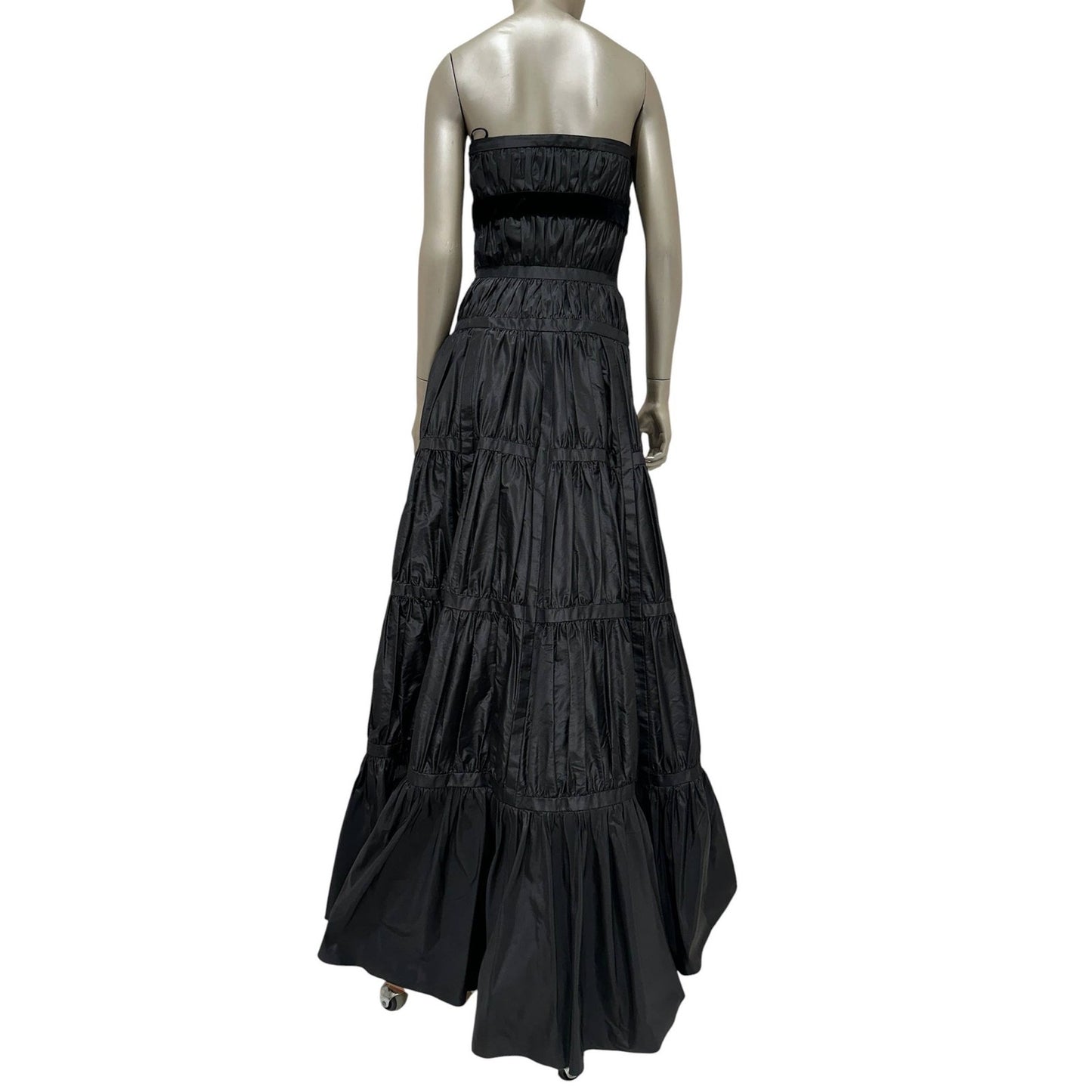 Valentino Fall/Winter 2007 Runway Gown Sz.6 Pre-owned