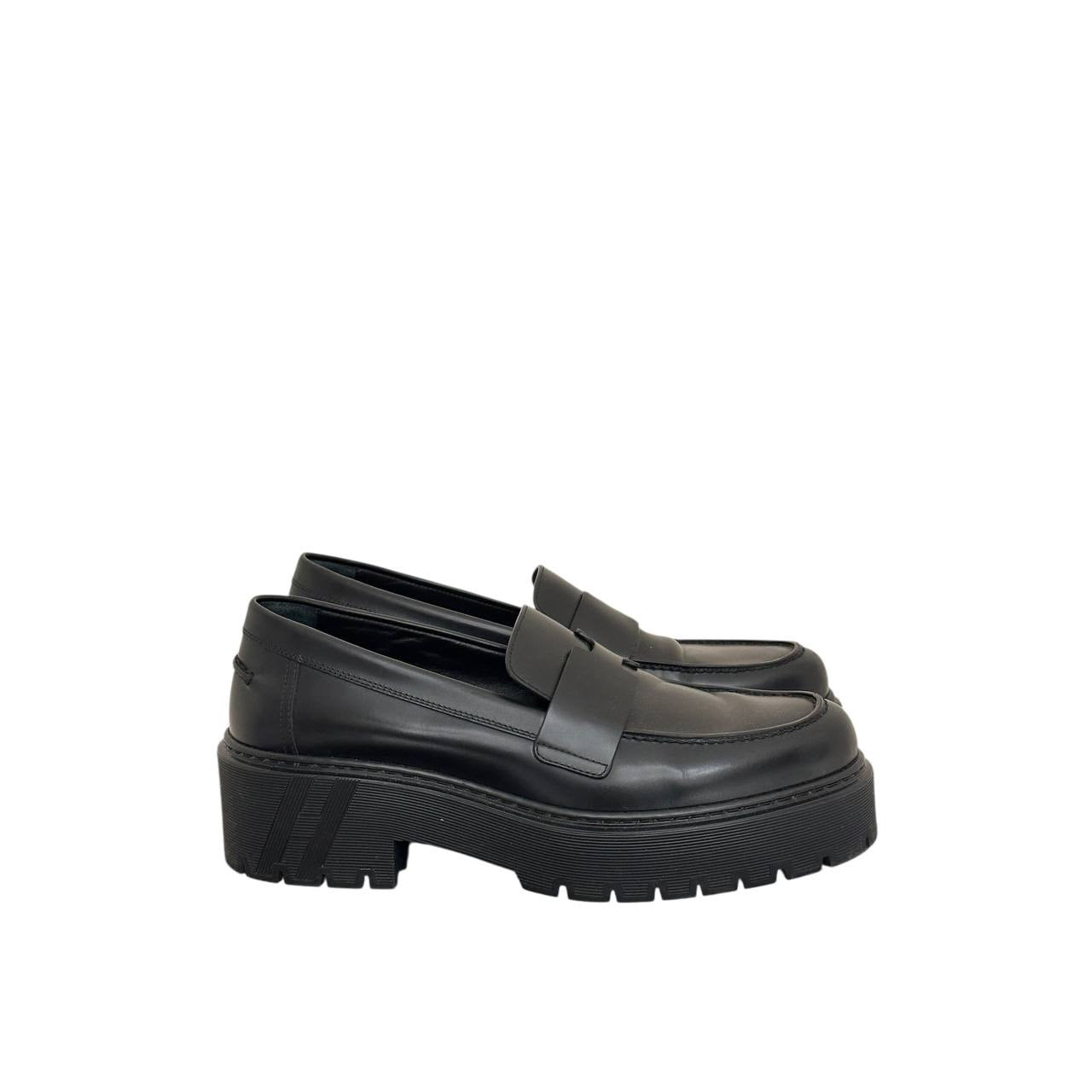 Elegant Hermes Hitch Loafers - Black Glacéd Calfskin - Size 39 Pre-owned