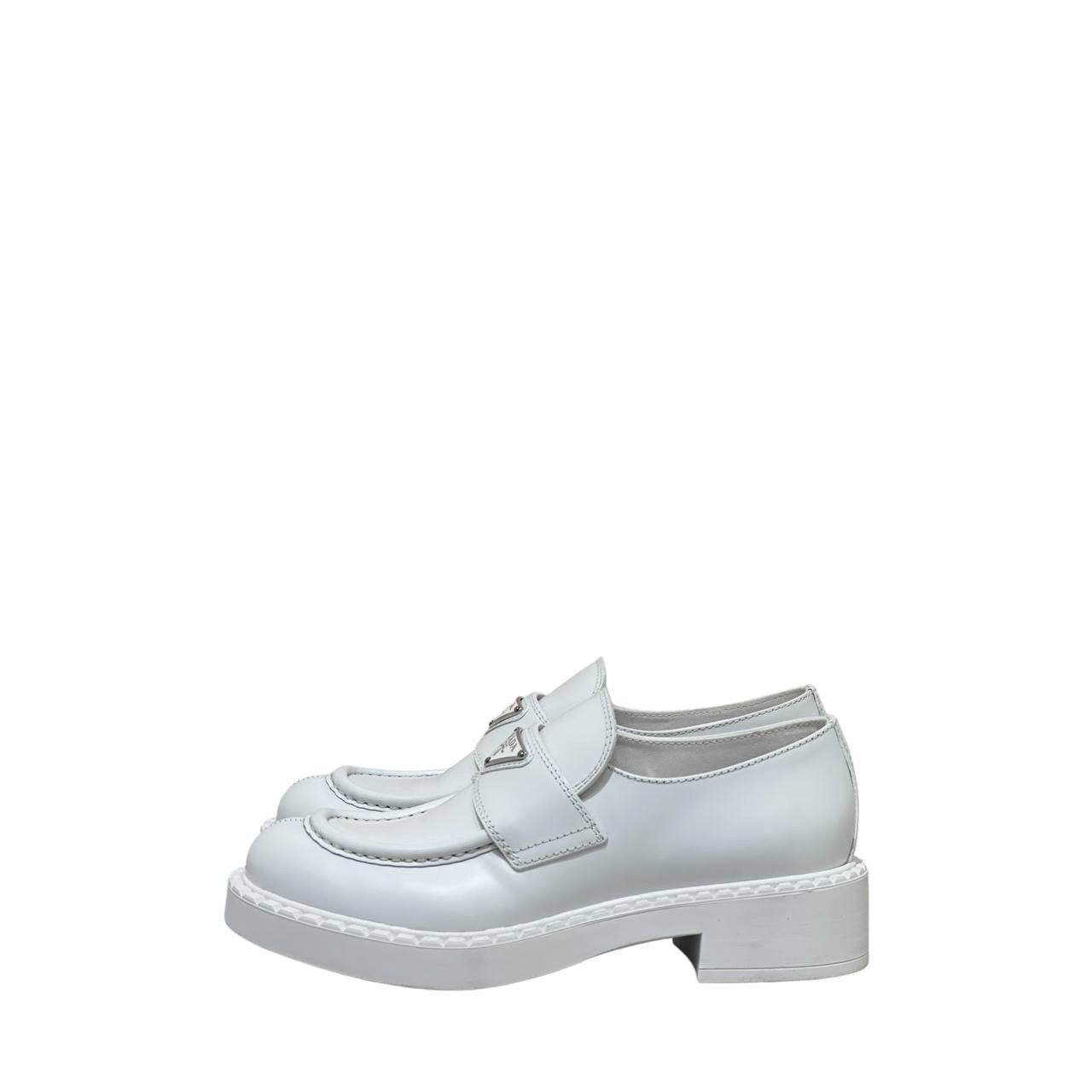 Prada White Leather Platform Oxfords - Women's Size 38.5 pre-owned