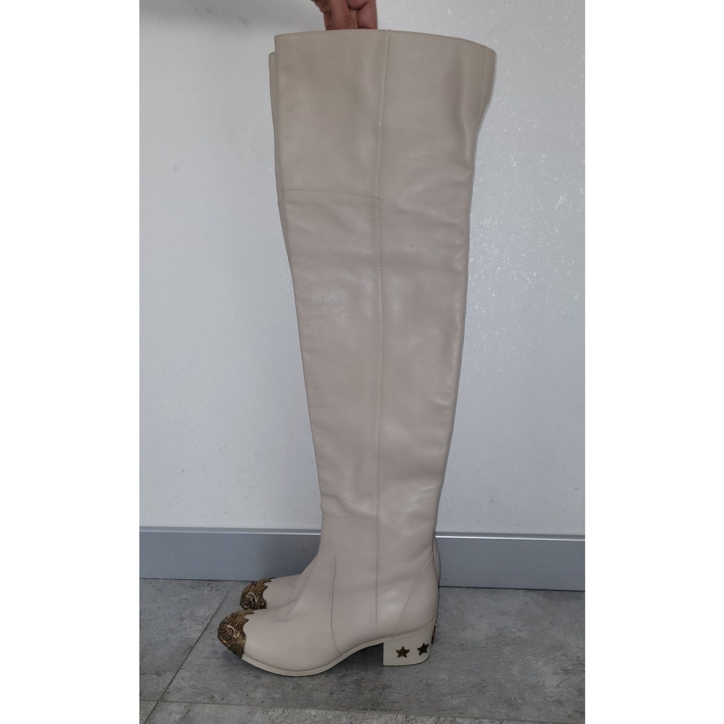 Chanel Beige Leather Paris Dallas Metal Cap Toe Thigh High Boots/Bootie Sz. 40 Pre-owned