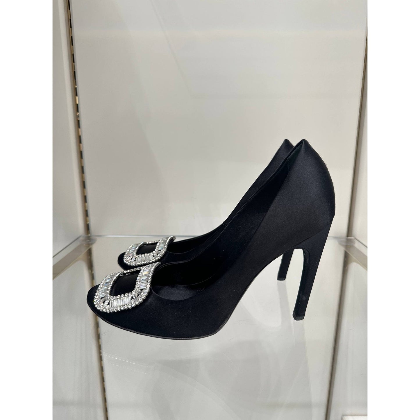 Roger Vivier Black Satin Crystal Buckle Heels Sz.39 pre-owned