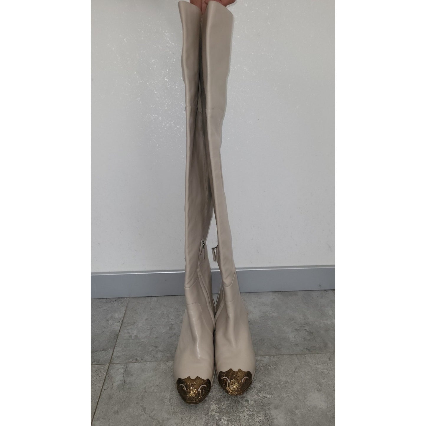 Chanel Beige Leather Paris Dallas Metal Cap Toe Thigh High Boots/Bootie Sz. 40 Pre-owned