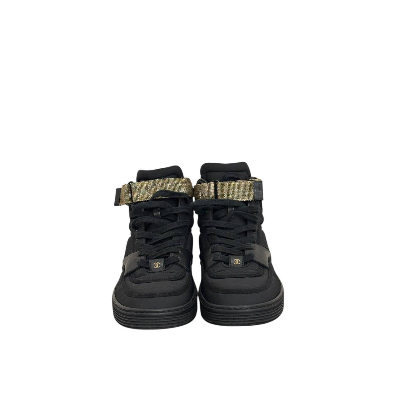 Chanel Interlocking CC Logo Nylon Sneakers - Size 40 Pre-owned