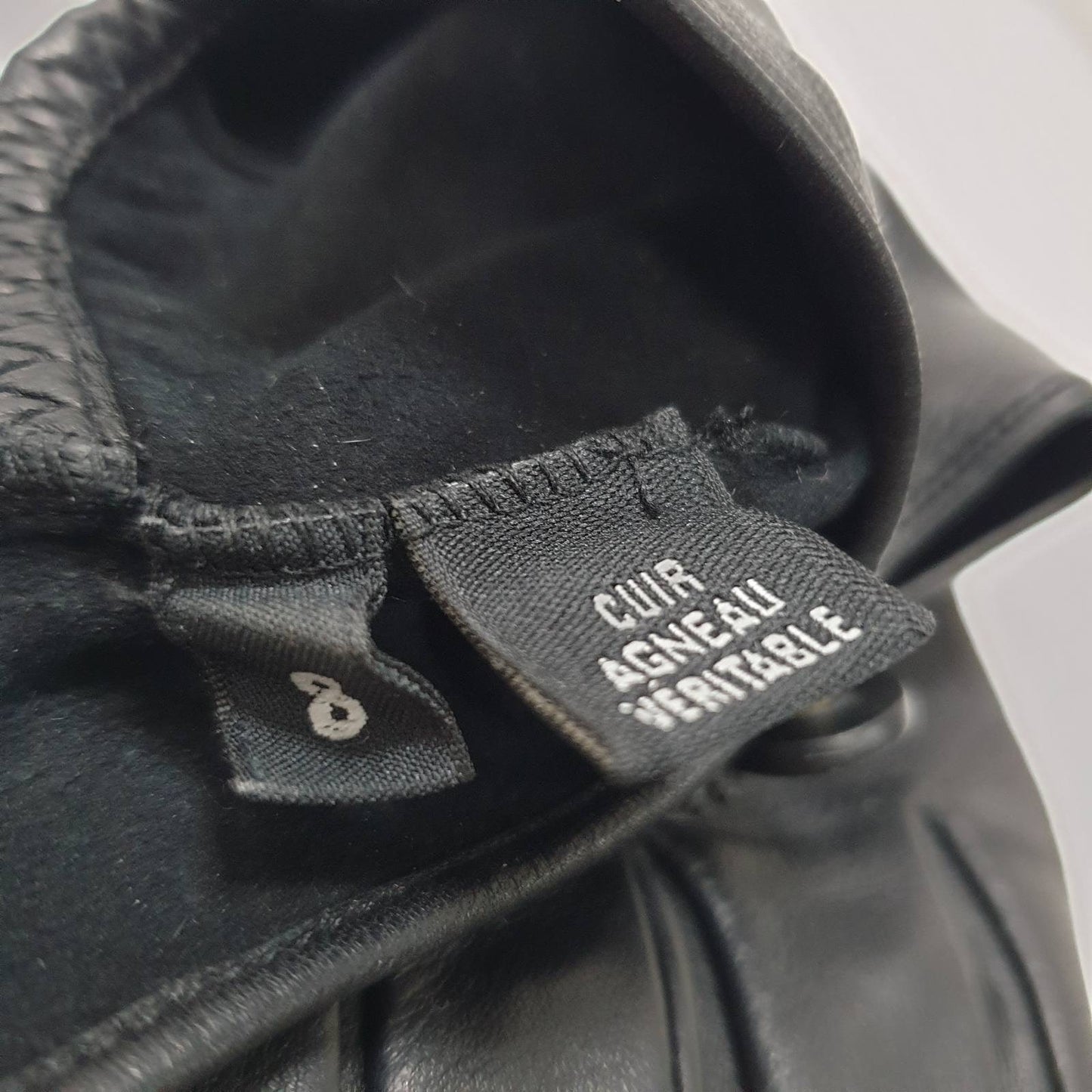 Elegant Chanel Black Leather Mittens - Size 8 Pre-owned