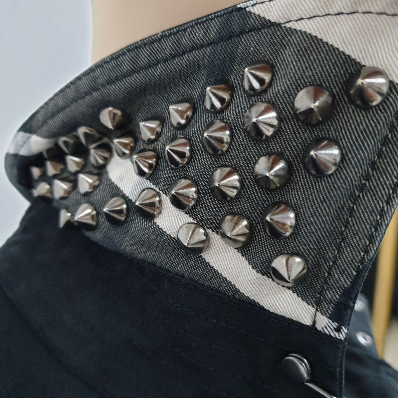 Burberry Black Double Breasted Trench Coat - Size 40 Pre-owned