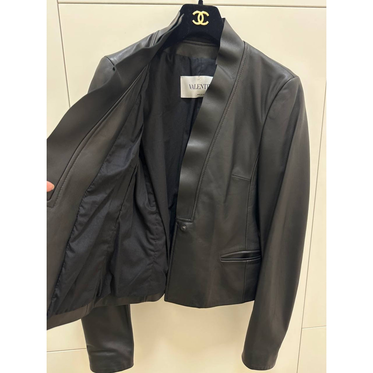 Valentino Black Leather Cropped Fitted Blazer IT 42 Pre-owned
