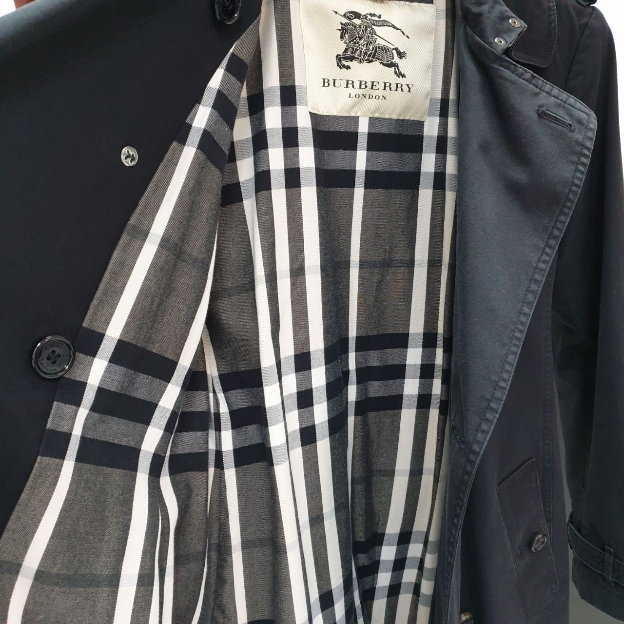 Burberry Black Double Breasted Trench Coat - Size 40 Pre-owned