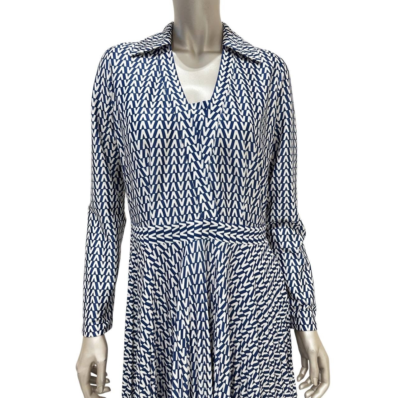 Valentino Blue V-Print Maxi Dress Sz.M Pre-owned