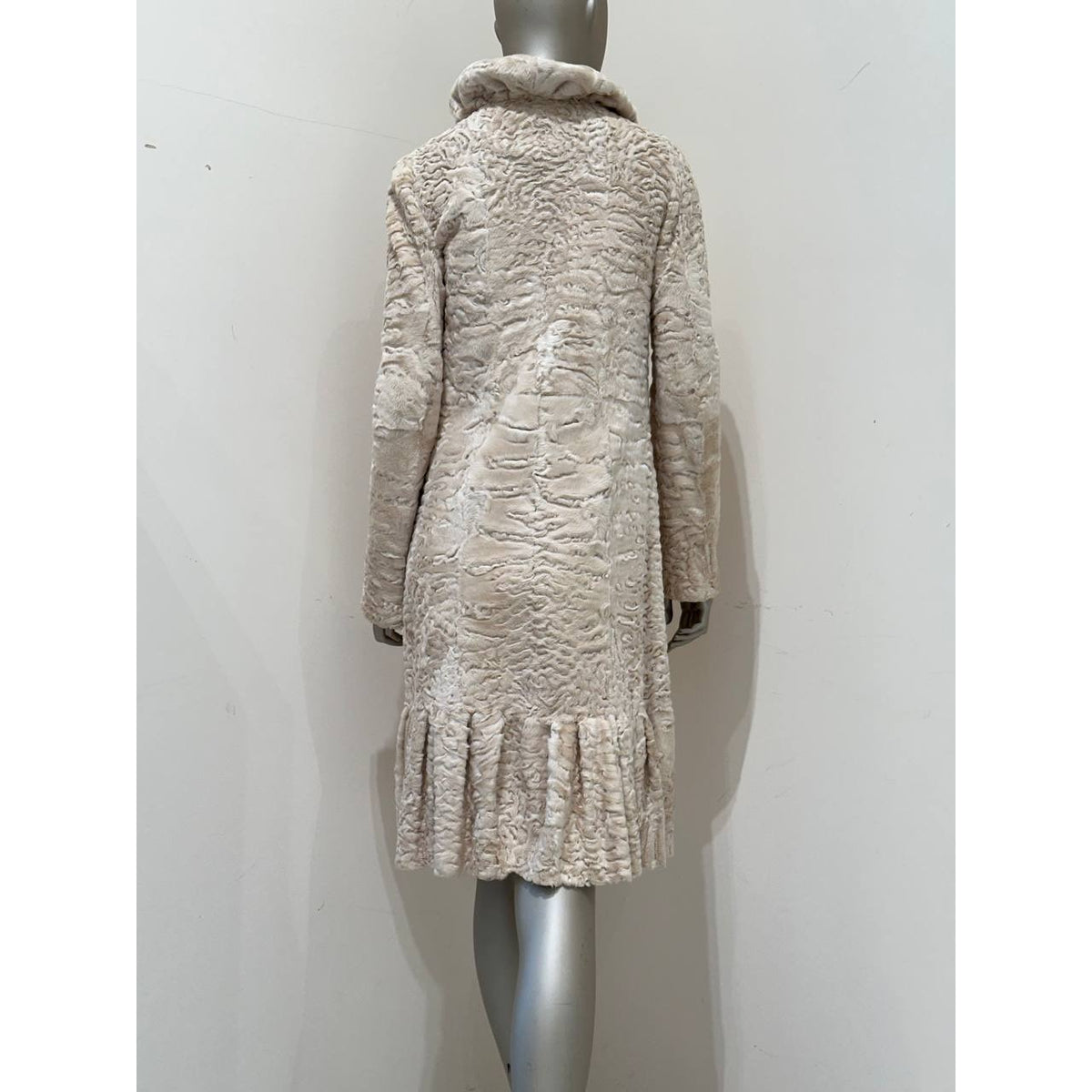 Giambattista Valli  Lamb  Ruffle Coat IT 38 Pre-owned