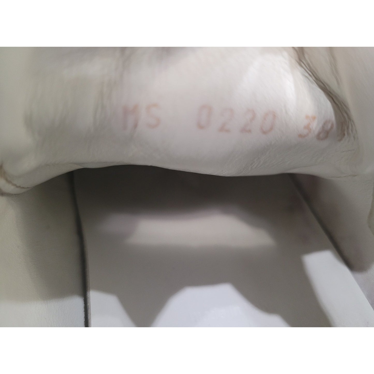 Louis Vuitton Frontrow Leather Sneakers - Size 38.5 (40) Pre-owned