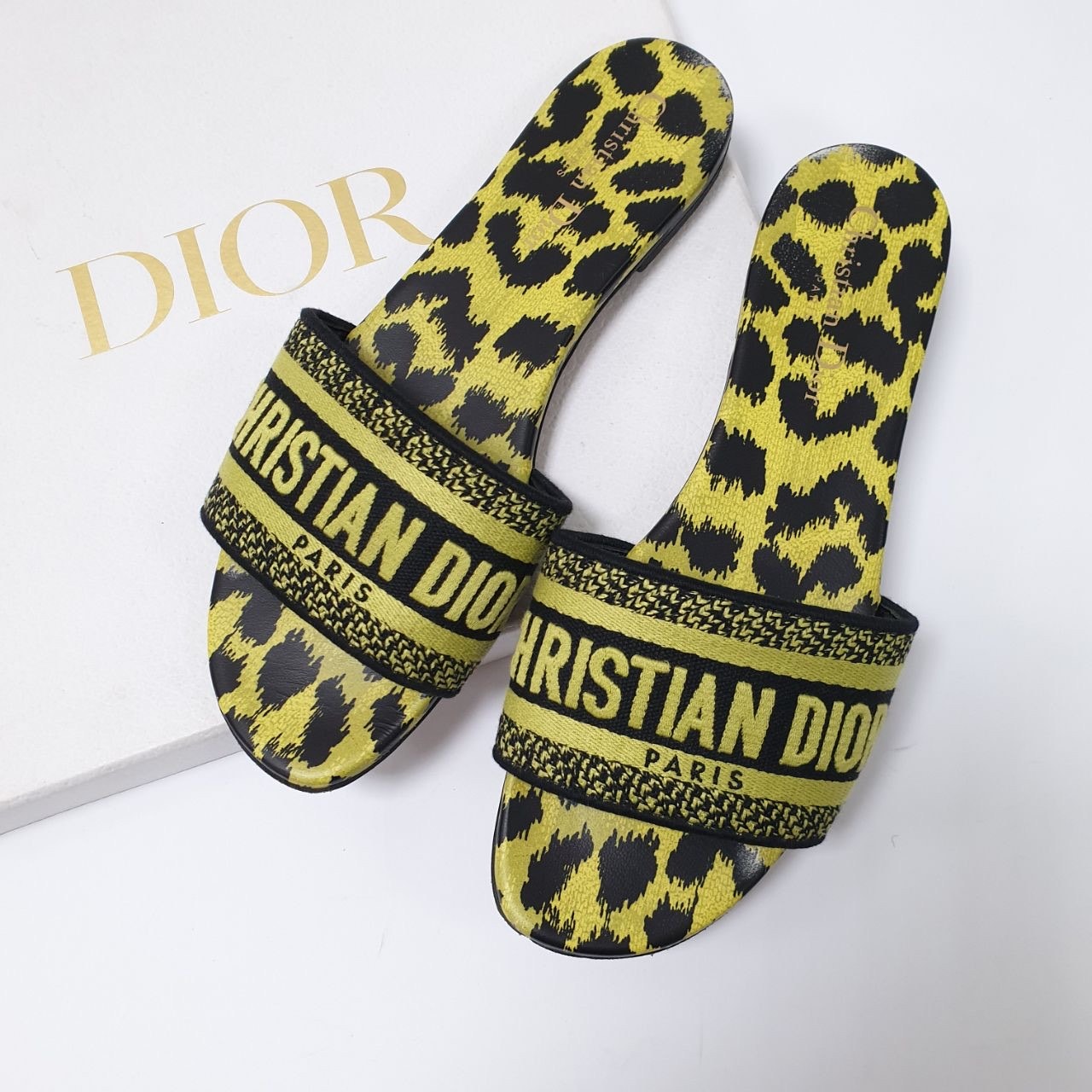 Dior Dway Slide Sandals Lime Pop Leopard Print Sz.38 pre-owned