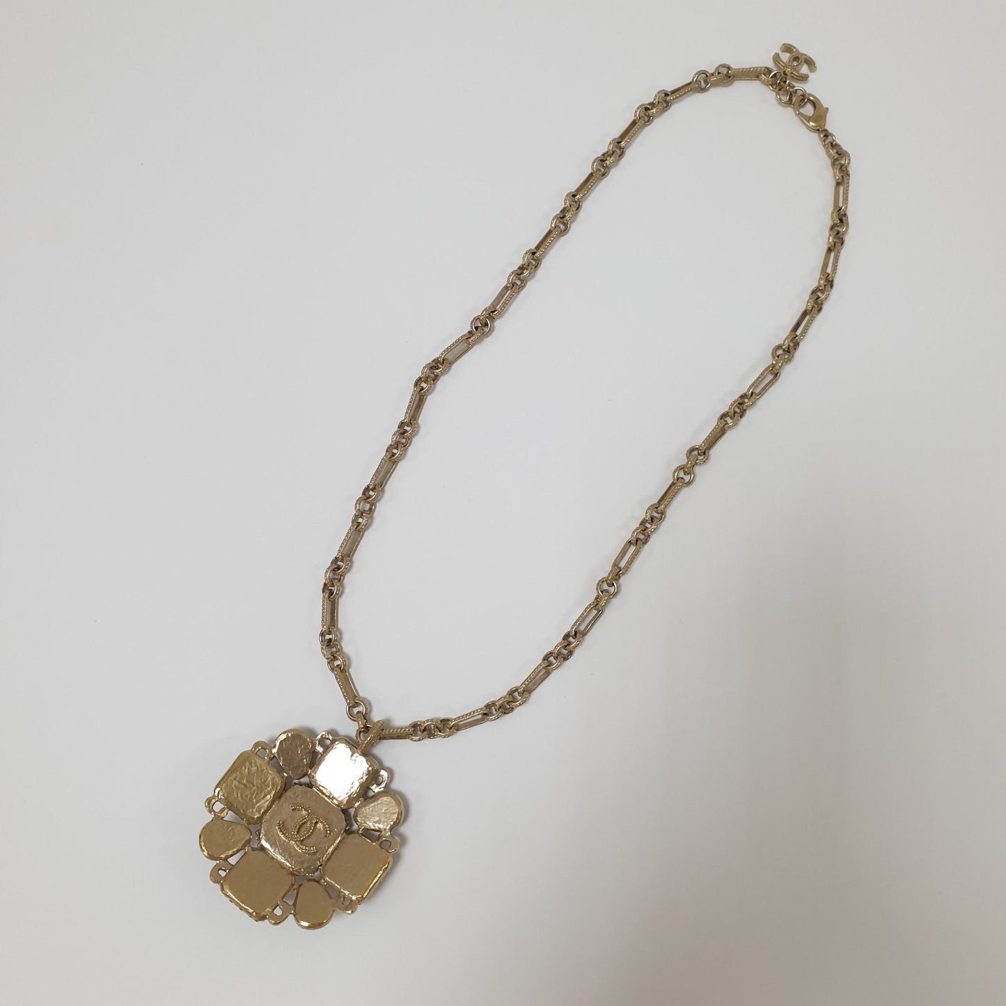 Chanel Gripoix & Strass CC Pendant Necklace Pre-Owned