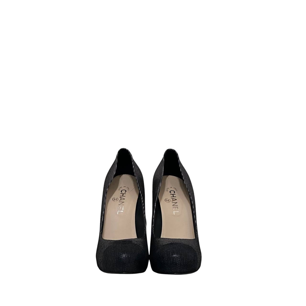 NWOB Chanel Interlocking CC Logo Suede Pumps - Size 41 pre-owned