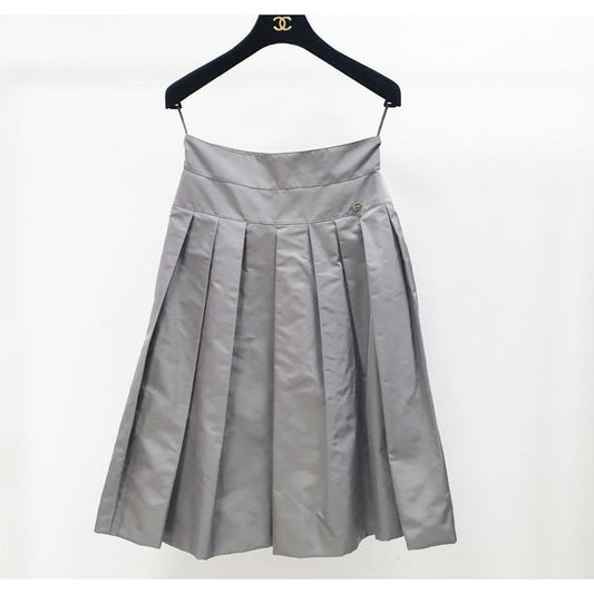 Chanel Gray Silk Knee Length Skirt Sz.38 Pre-owned
