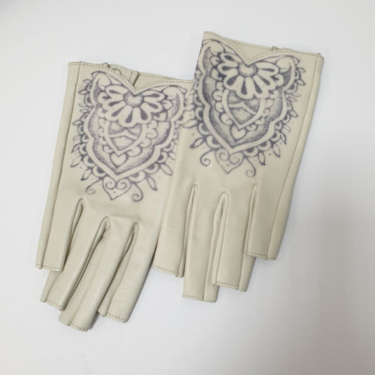 Elegant Chanel Lambskin Fingerless Gloves - Size 7 Pre-owned