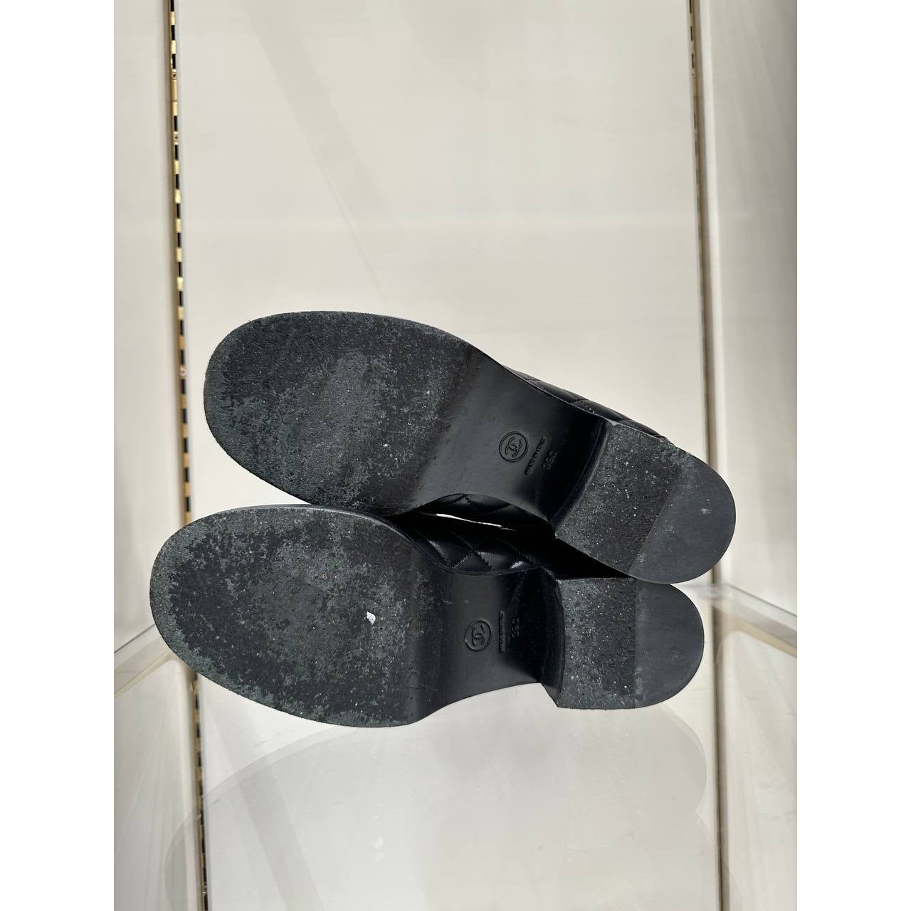 Chanel 23C Paris–Monte Carlo Quilted CC Heart Loafers Sz.39 Pre-owned