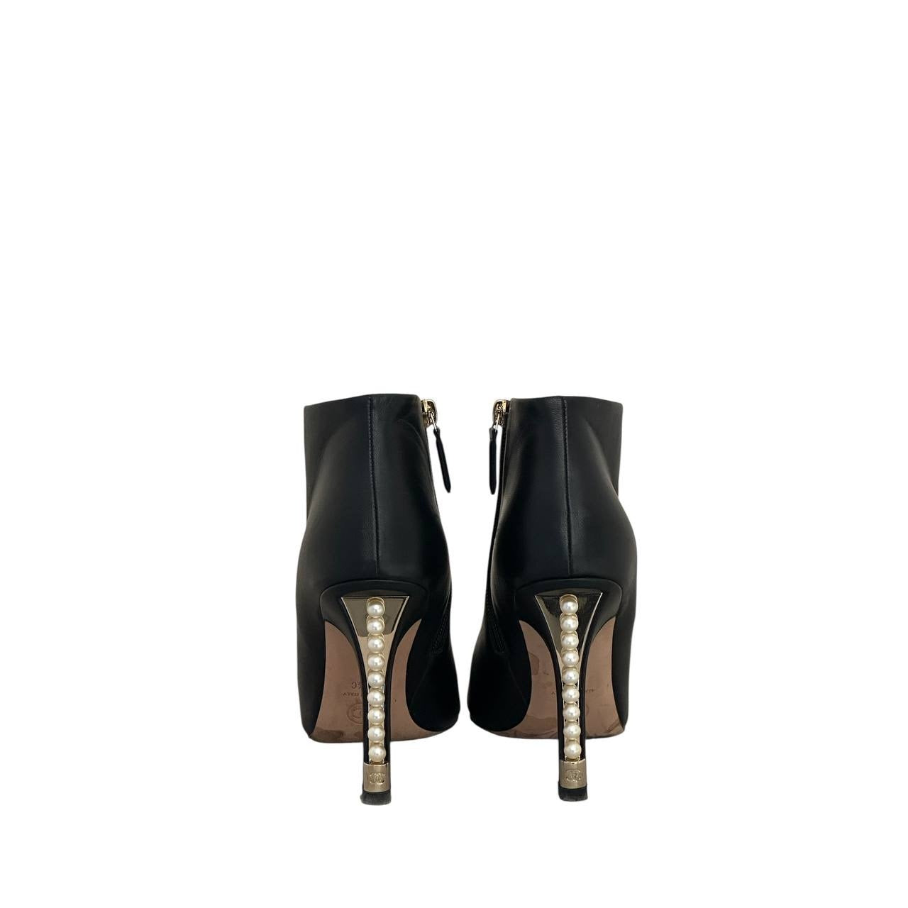 Chanel Black Leather Pearl Heel Ankle Boots Sz 38.5 Pre-owned