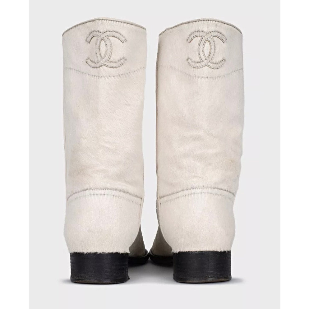 Elegant Chanel White Textured Leather Logo Boots - EU 38 Pre-owned