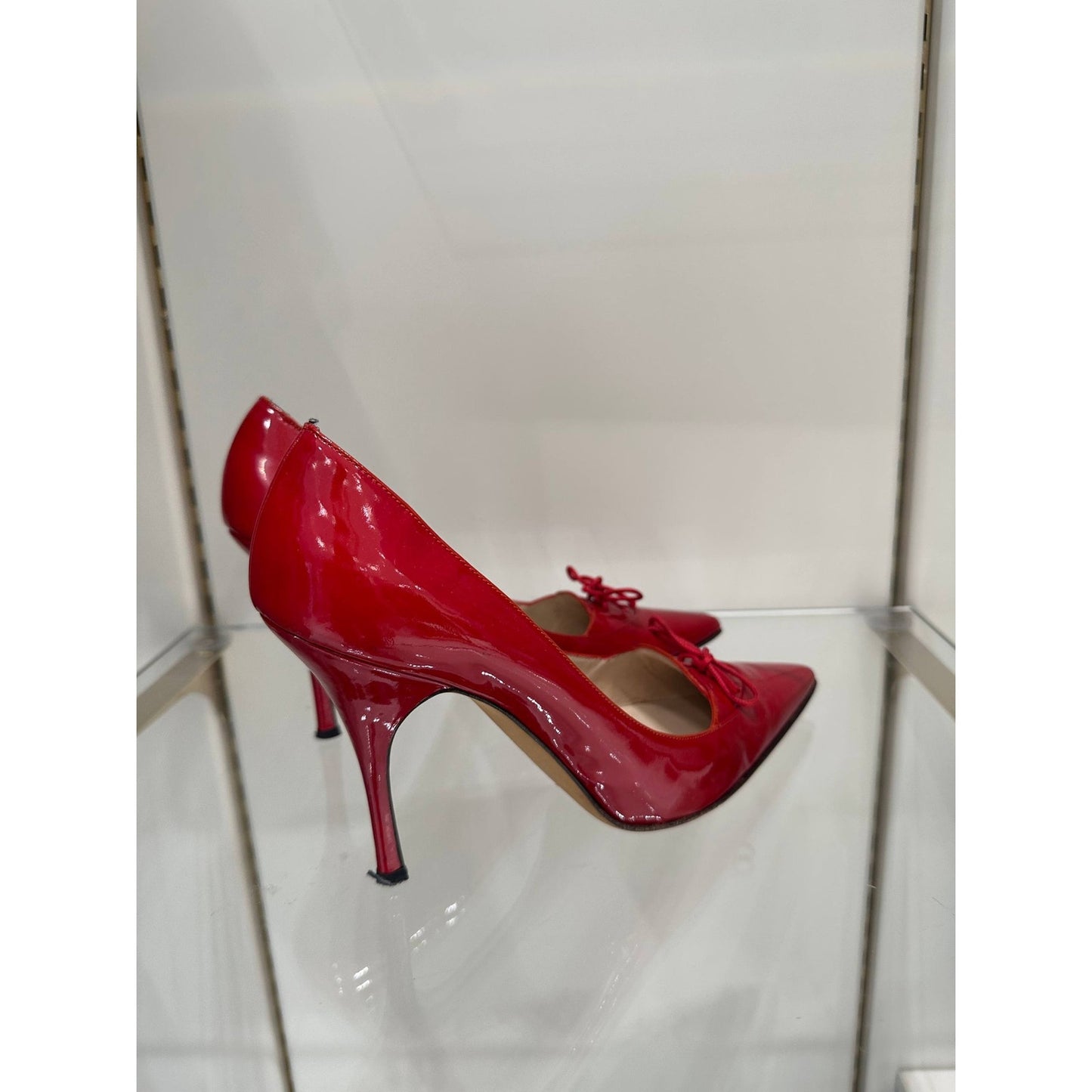 Manolo Blahnik Red Patent Leather Pointed Toe Pumps Sz. 39 Pre-owned