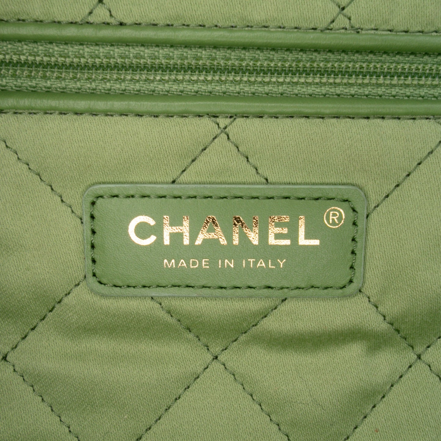 Chanel Medium Caviar 22 Tote pre-owned