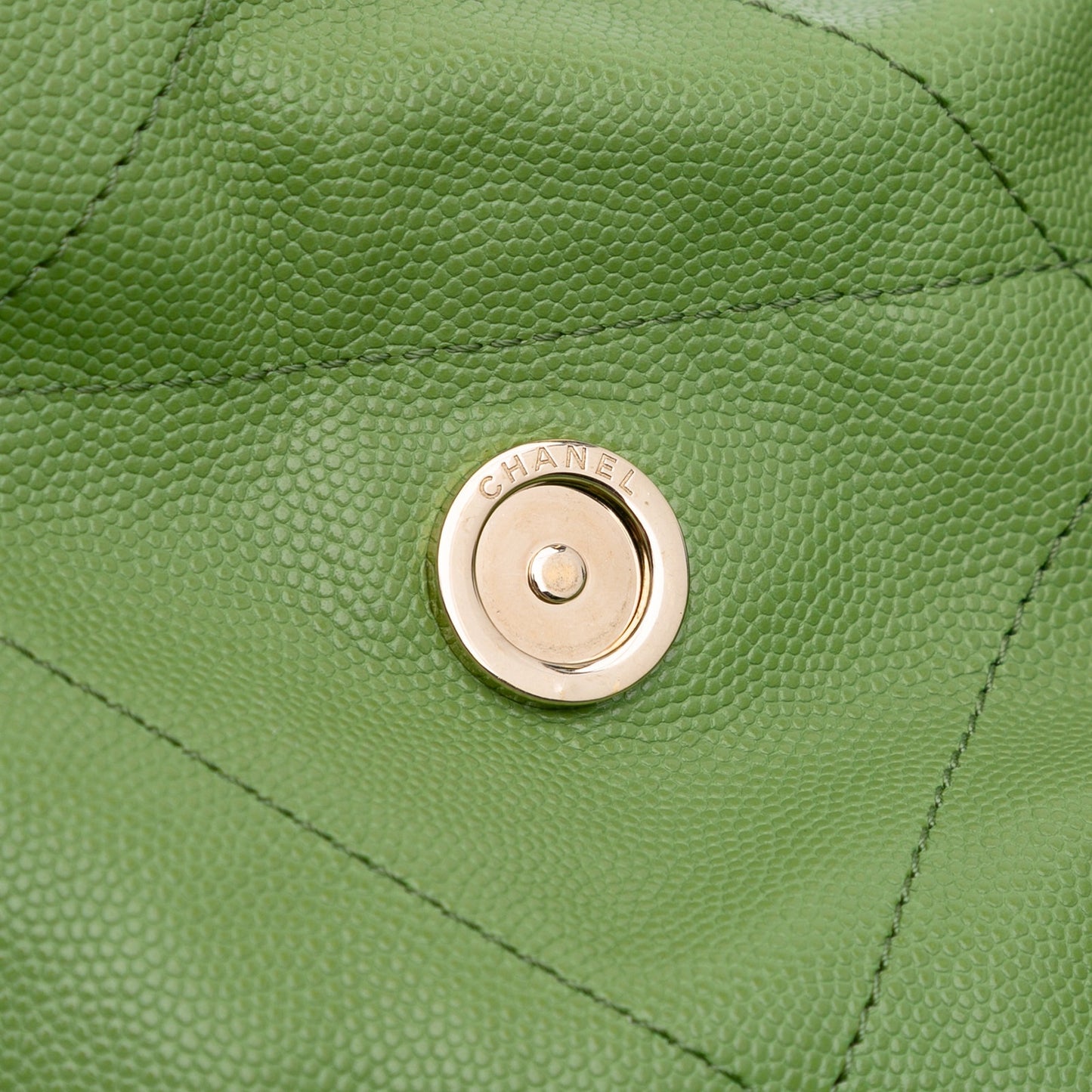 Chanel Medium Caviar 22 Tote pre-owned