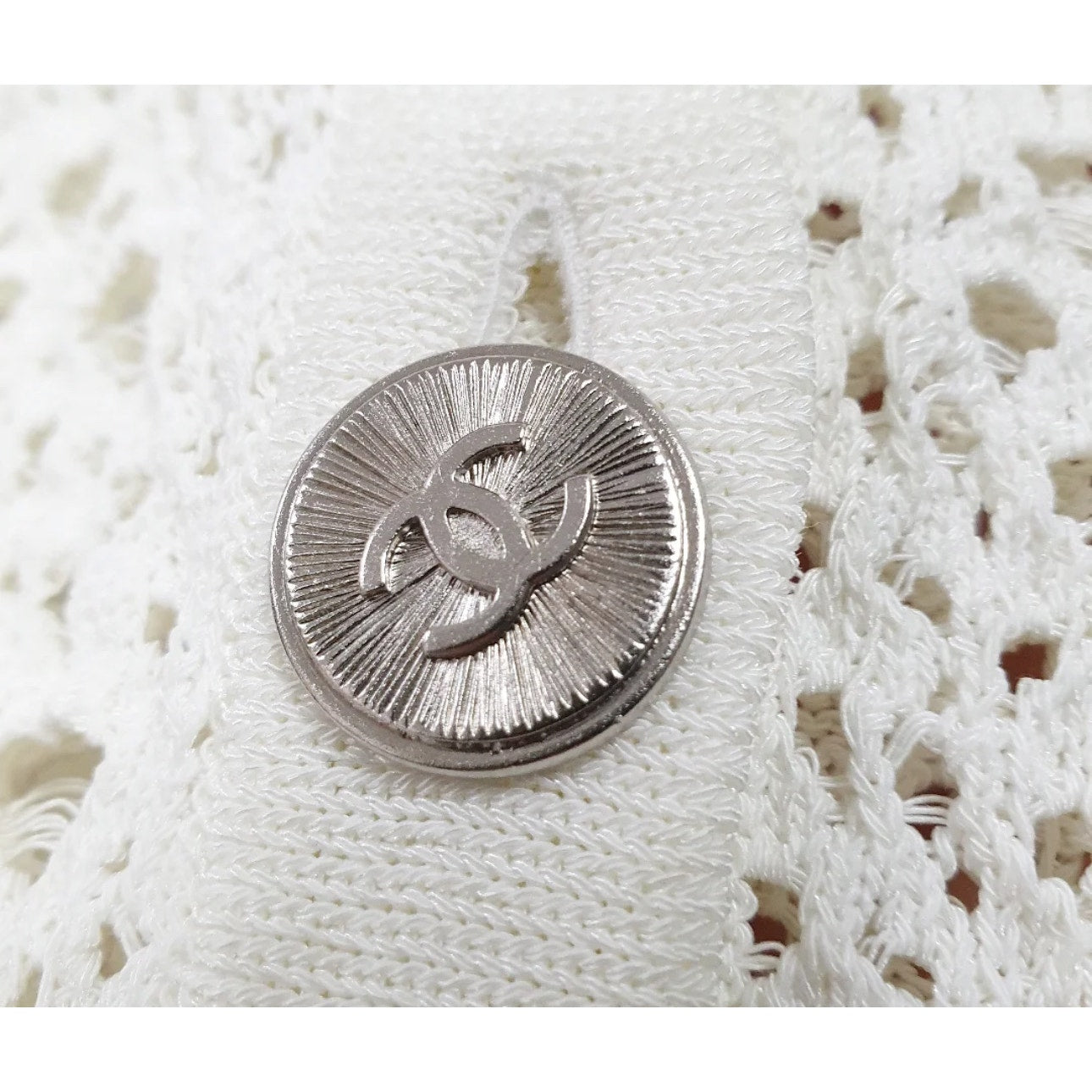 Chanel White Crochet Cotton Cardigan Button-Up Sz. 44 Pre-owned