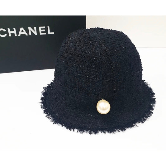 Elegant Chanel Black Tweed  Pearl Accents Hat Sz.S-M pre-owned