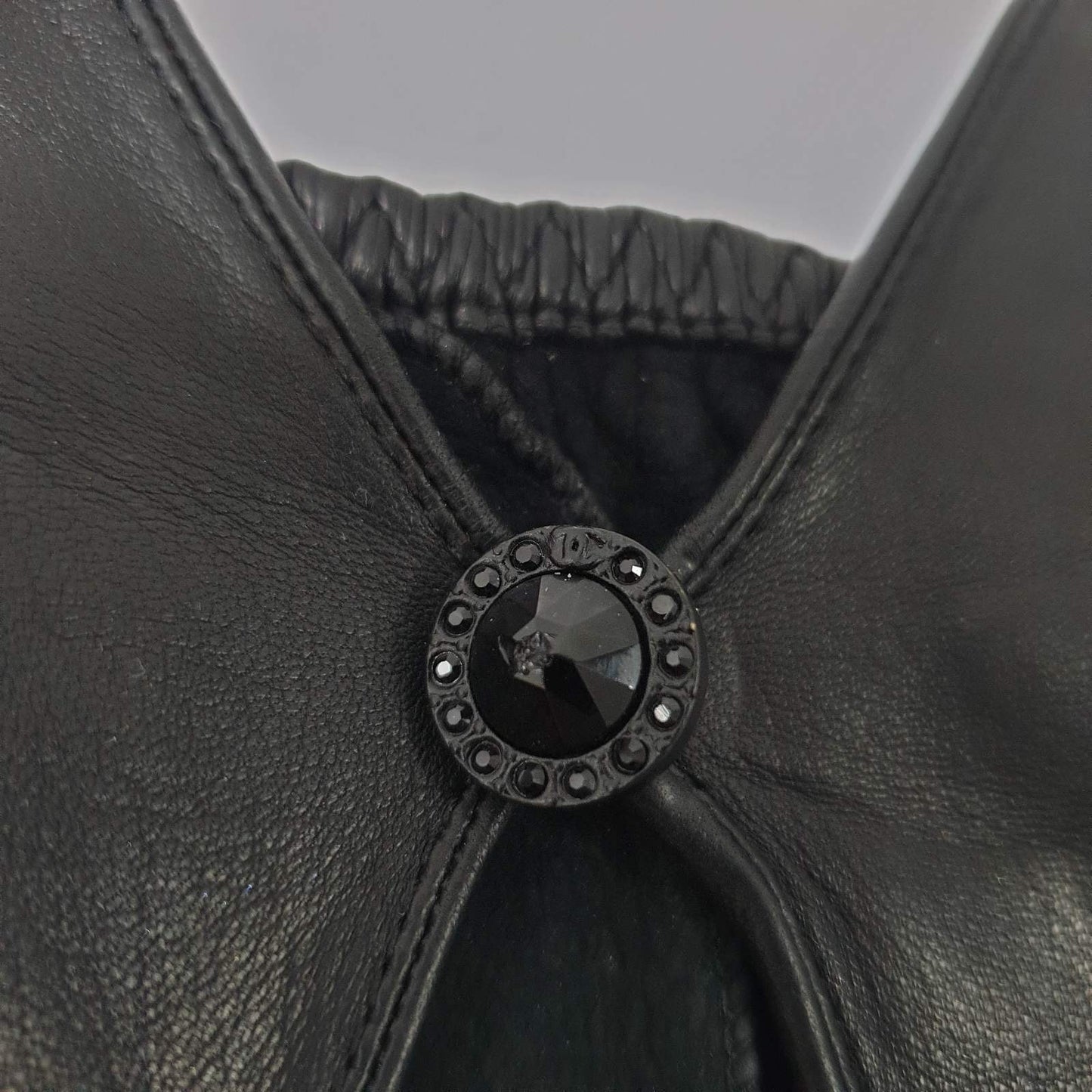 Elegant Chanel Black Leather Mittens - Size 8 Pre-owned