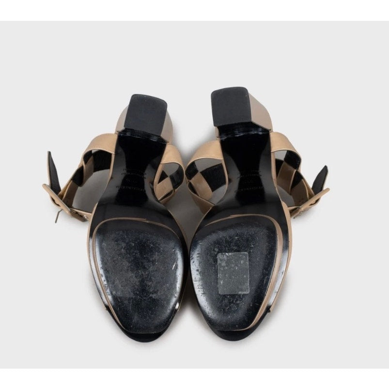 Hermès Beige Patent Leather Sandals Sz.37.5 pre-owned