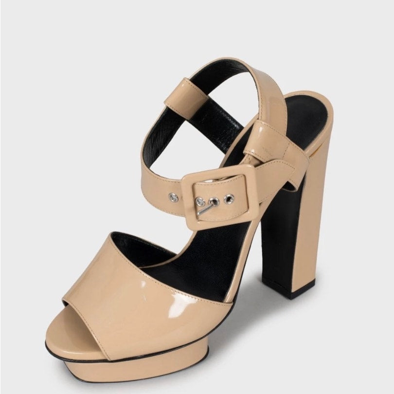 Hermès Beige Patent Leather Sandals Sz.37.5 pre-owned