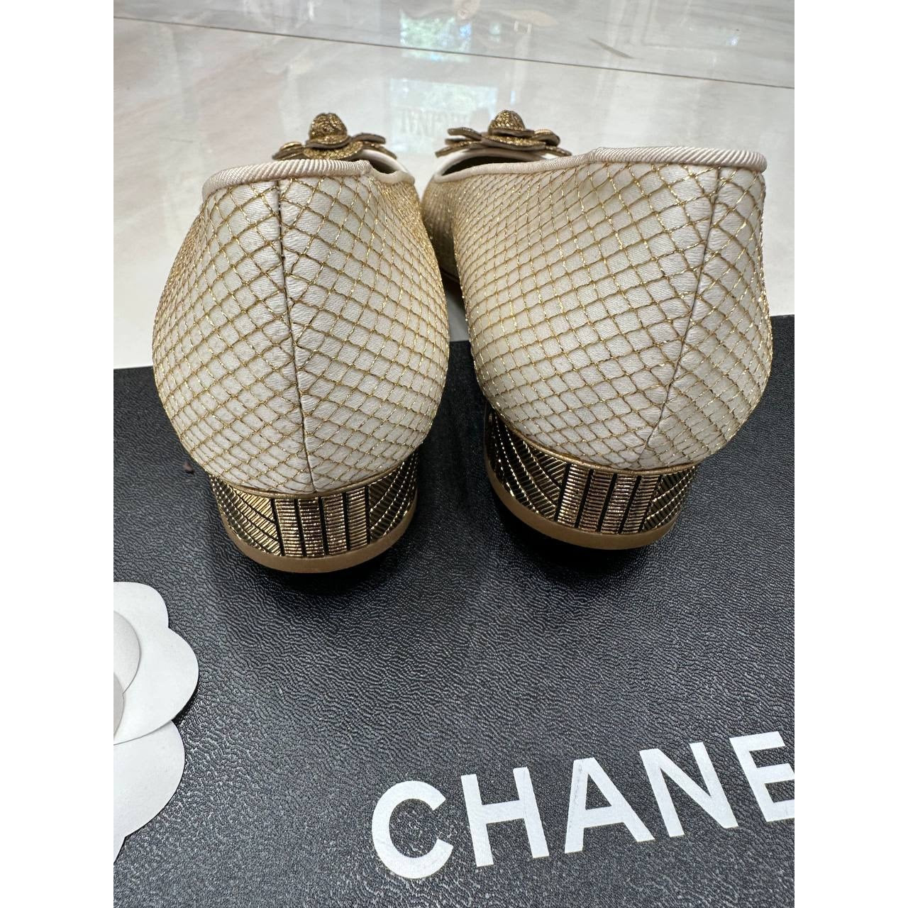 Chanel Metallic Gold Ballet Flats - Size 38 pre-owned