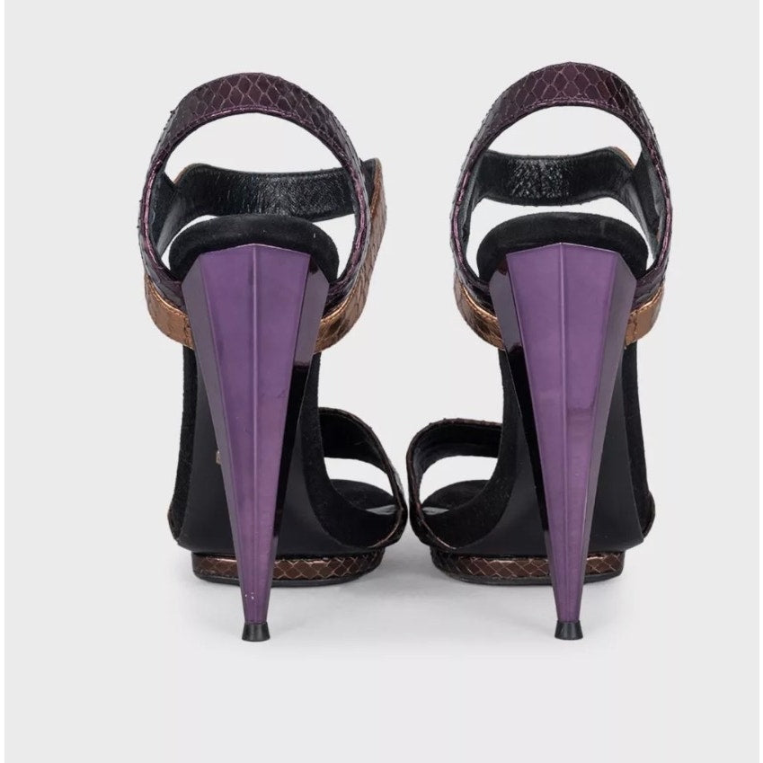 Gucci Textured  Leather Sandals  Sz.38 Pre-owned