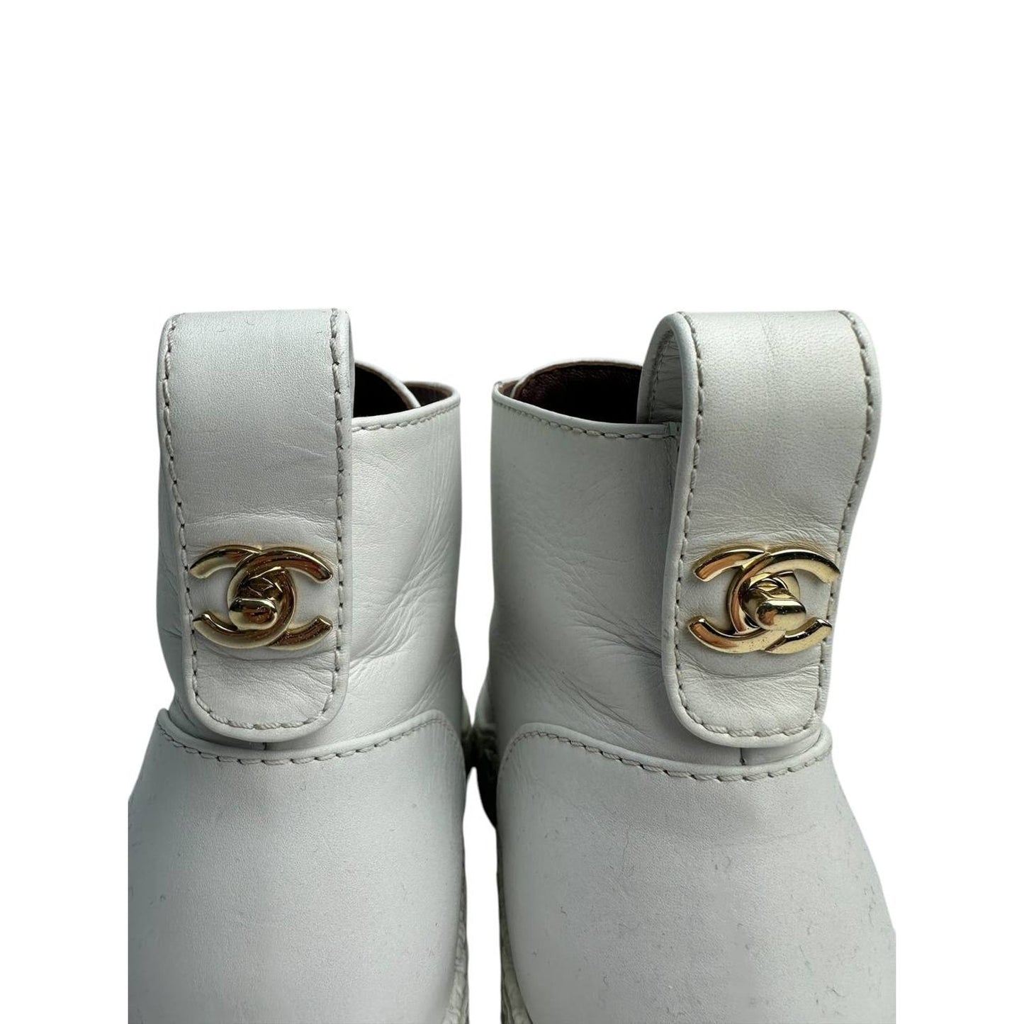 Chanel White High-top leather Sneakers  Sz.37 Pre-owned